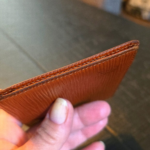 Louis Vuitton Epi Leather ID Case - Picture 4 of 6